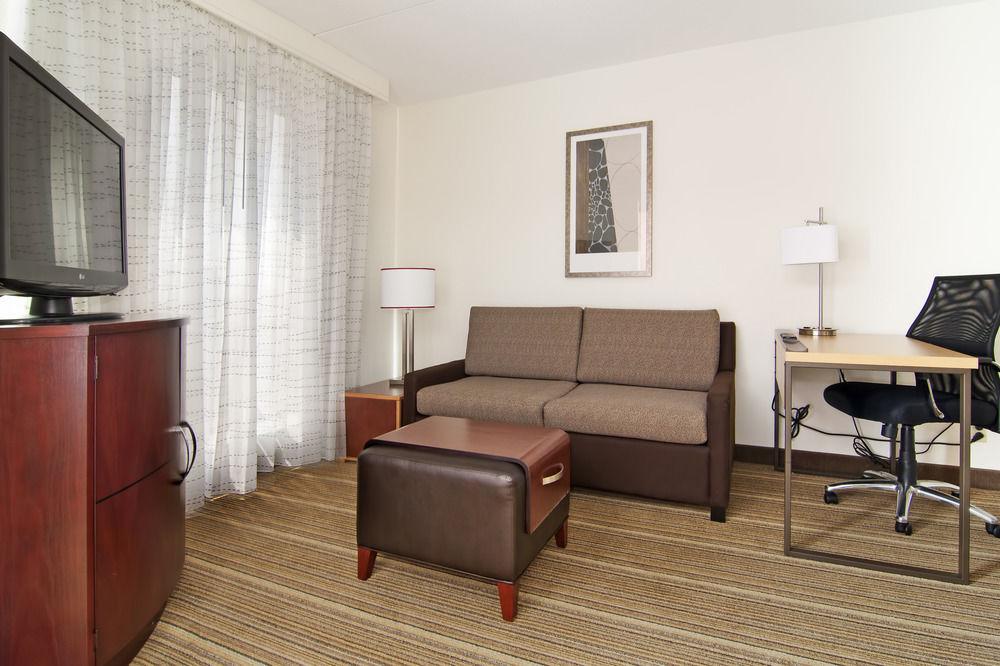 By Marriott Minneapolis Hotel 3*