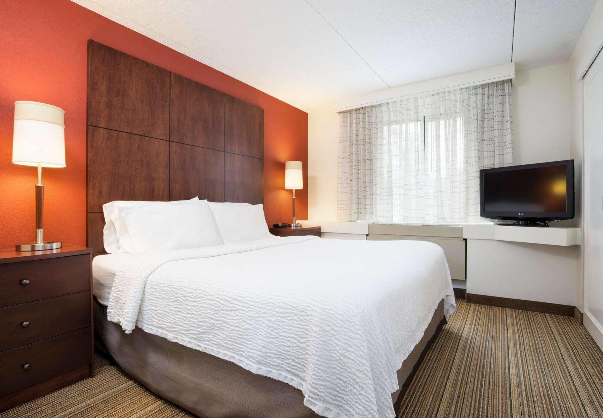 Hotel By Marriott Minneapolis 3*